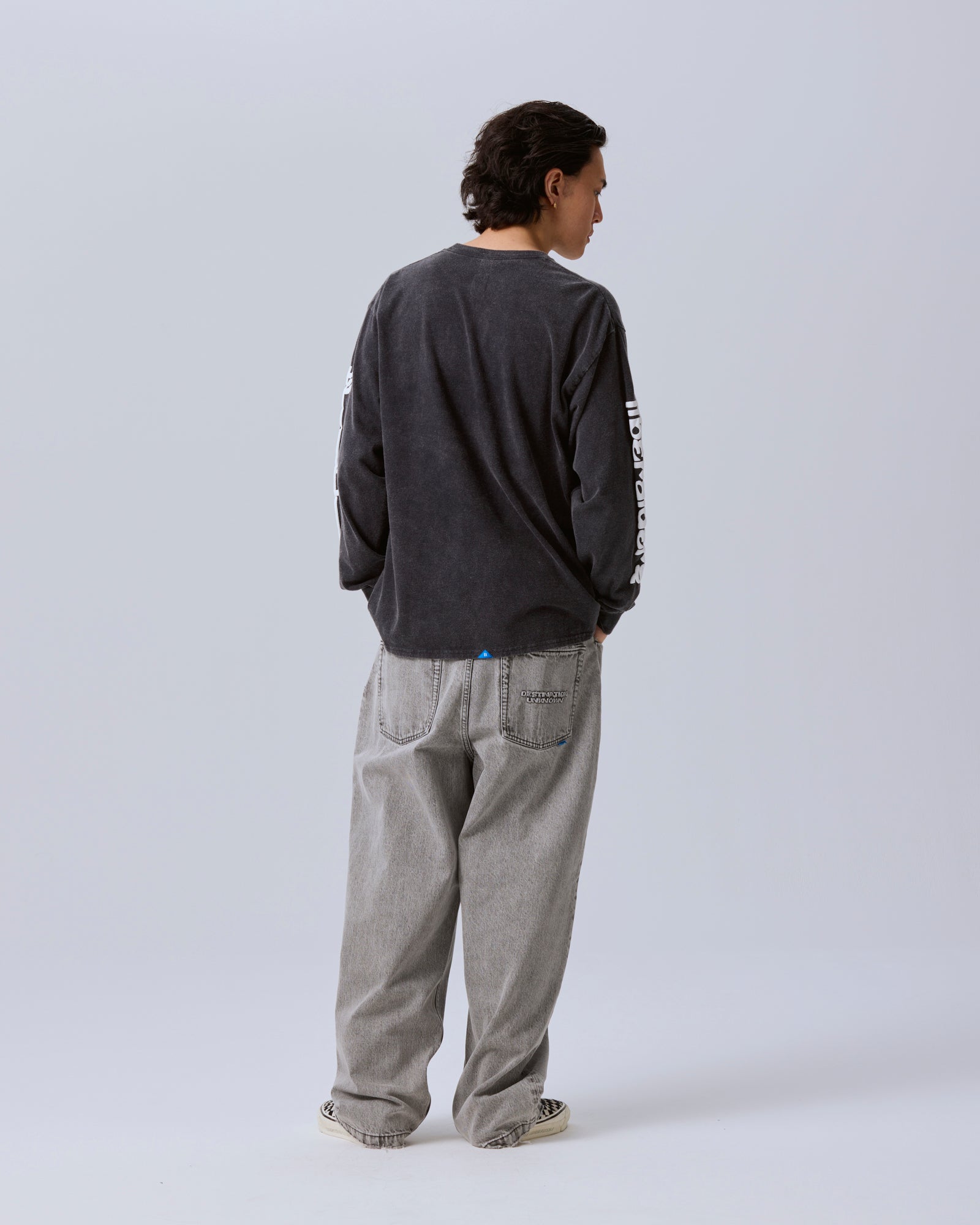 SLEEVE FONT L/S TEE
