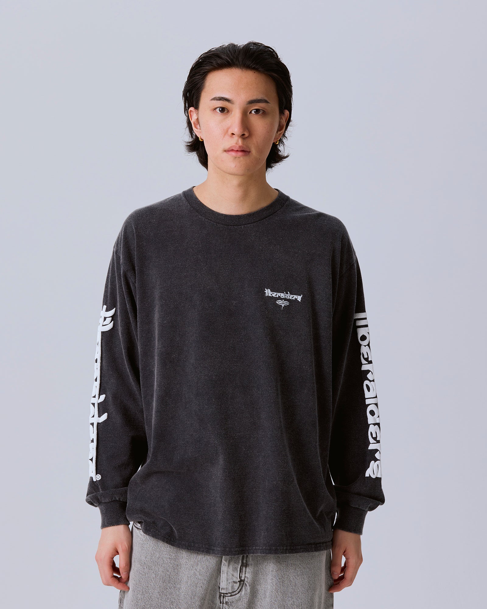 SLEEVE FONT L/S TEE