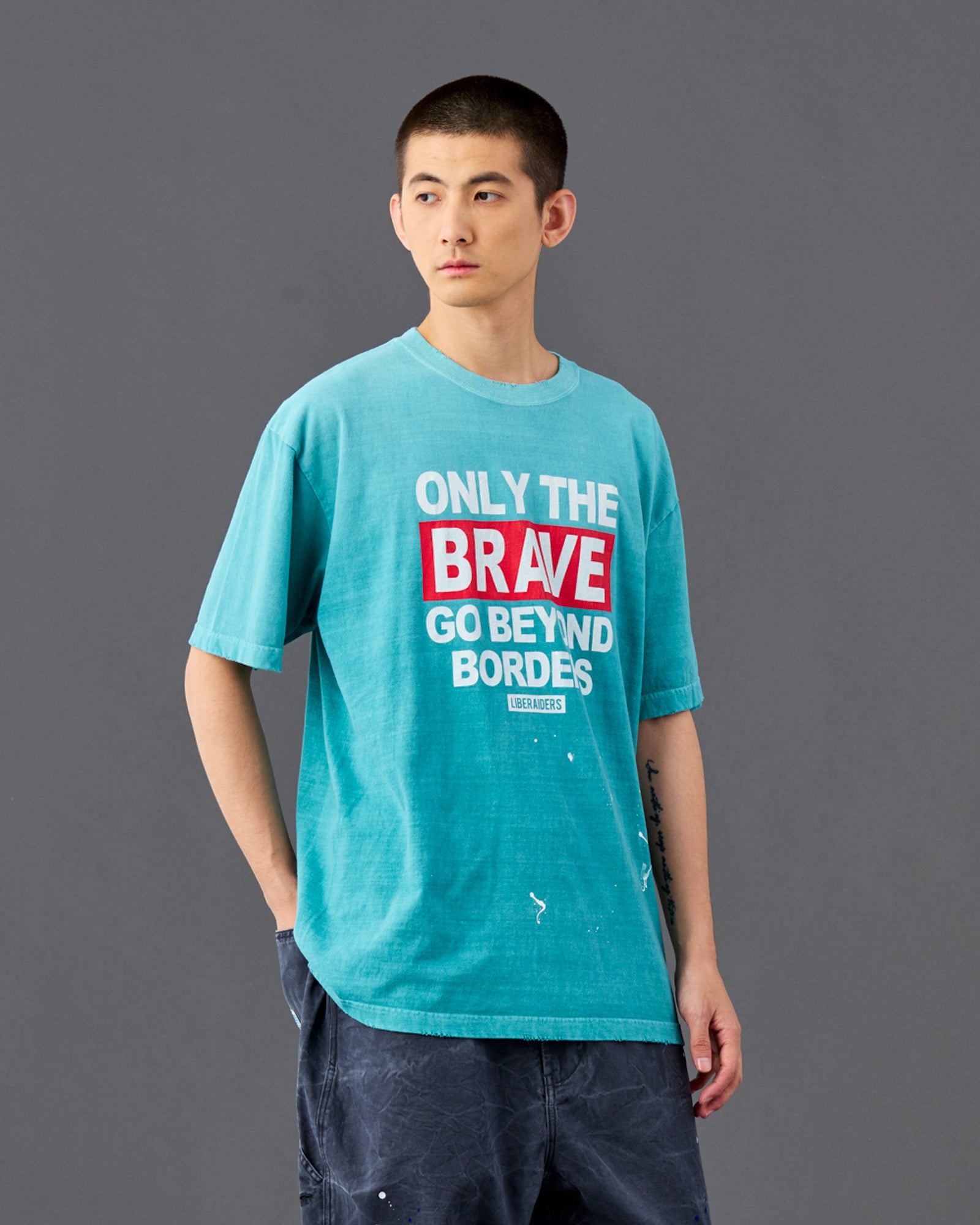 FADED BRAVE TEE