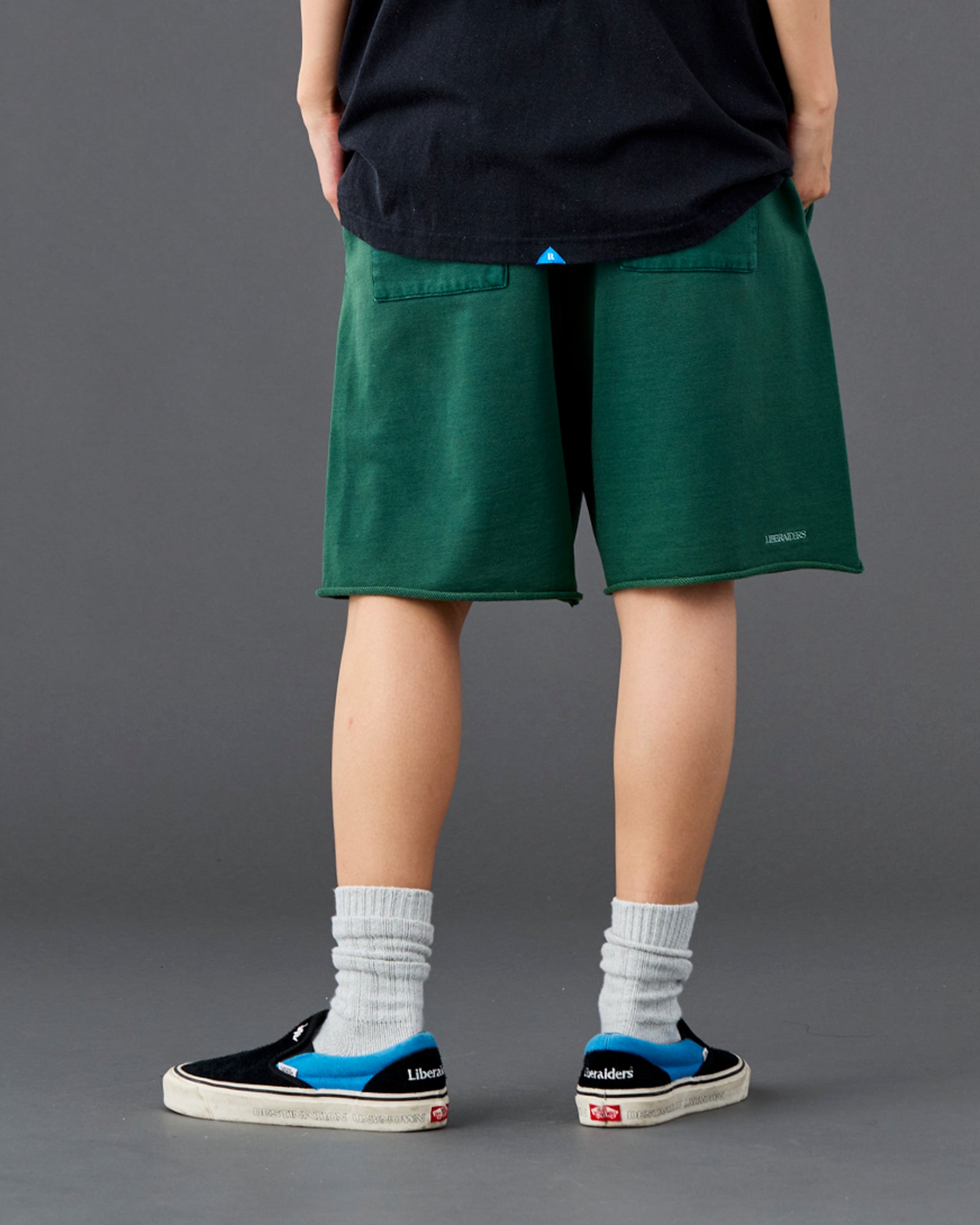PIGMENT DYED SWEAT SHORTS