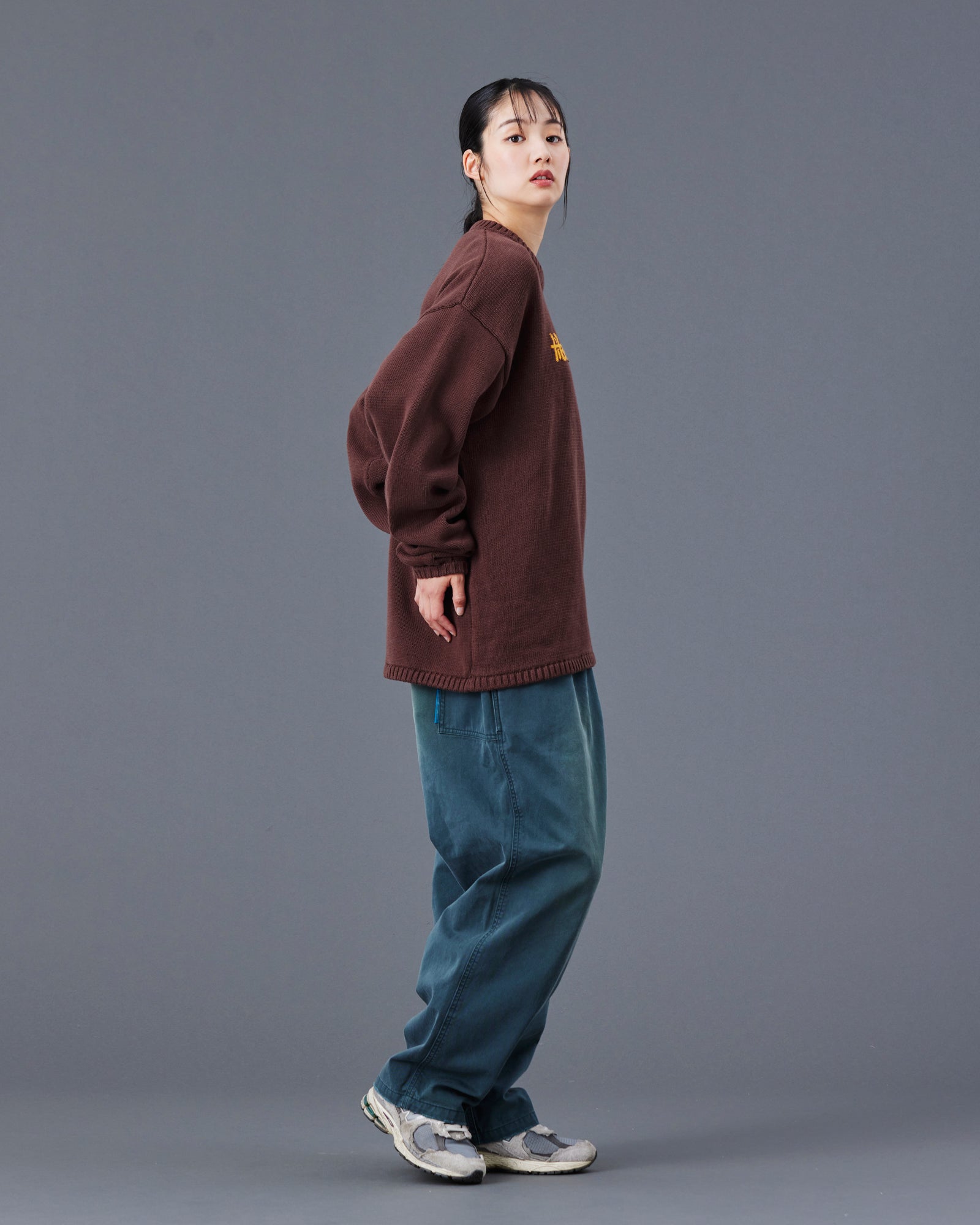 WOVEN LOGO KNIT SWEATER