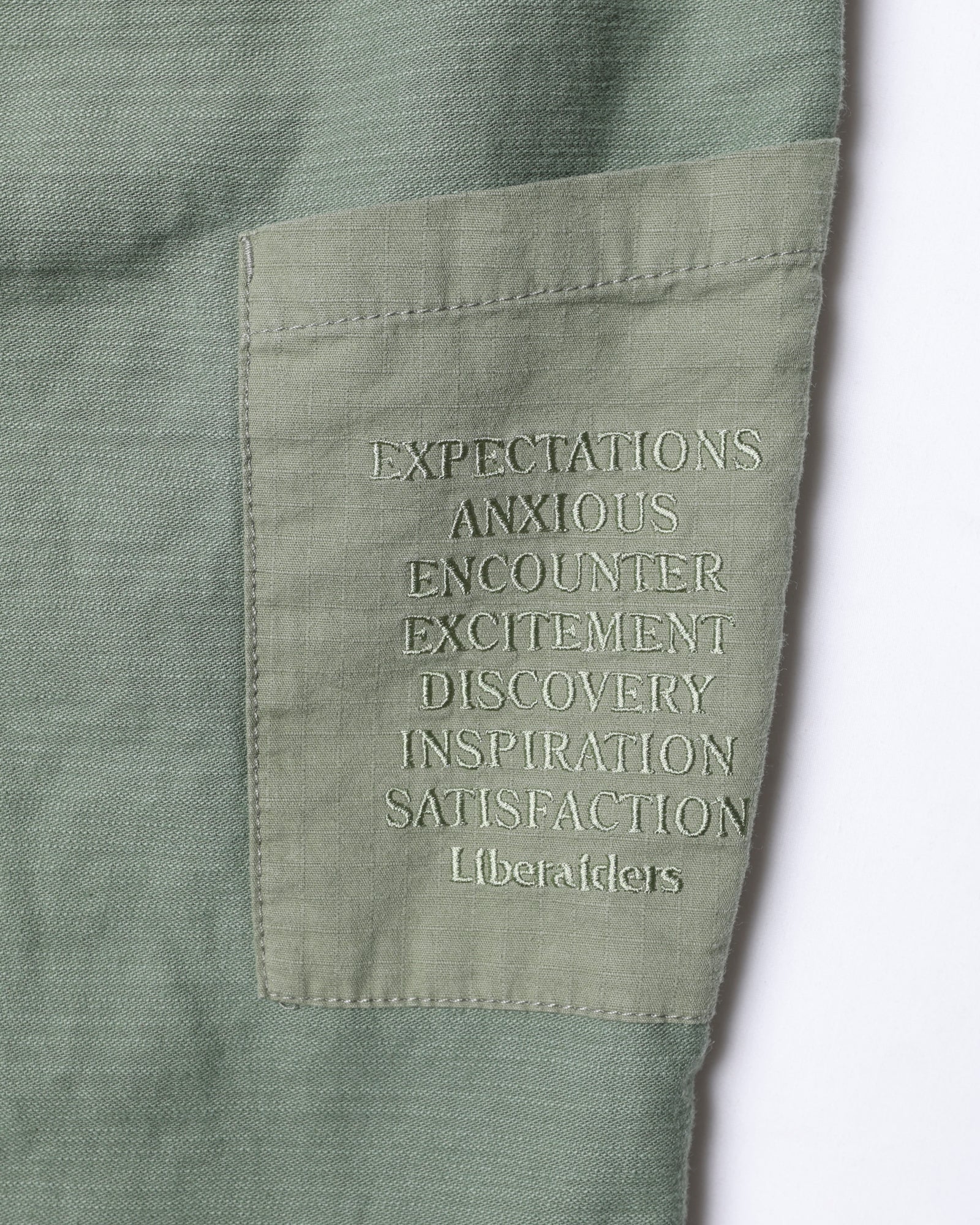 upload_20250605_BACK SATIN MILITARY PANTS_009_10_77717_c006_45.jpg