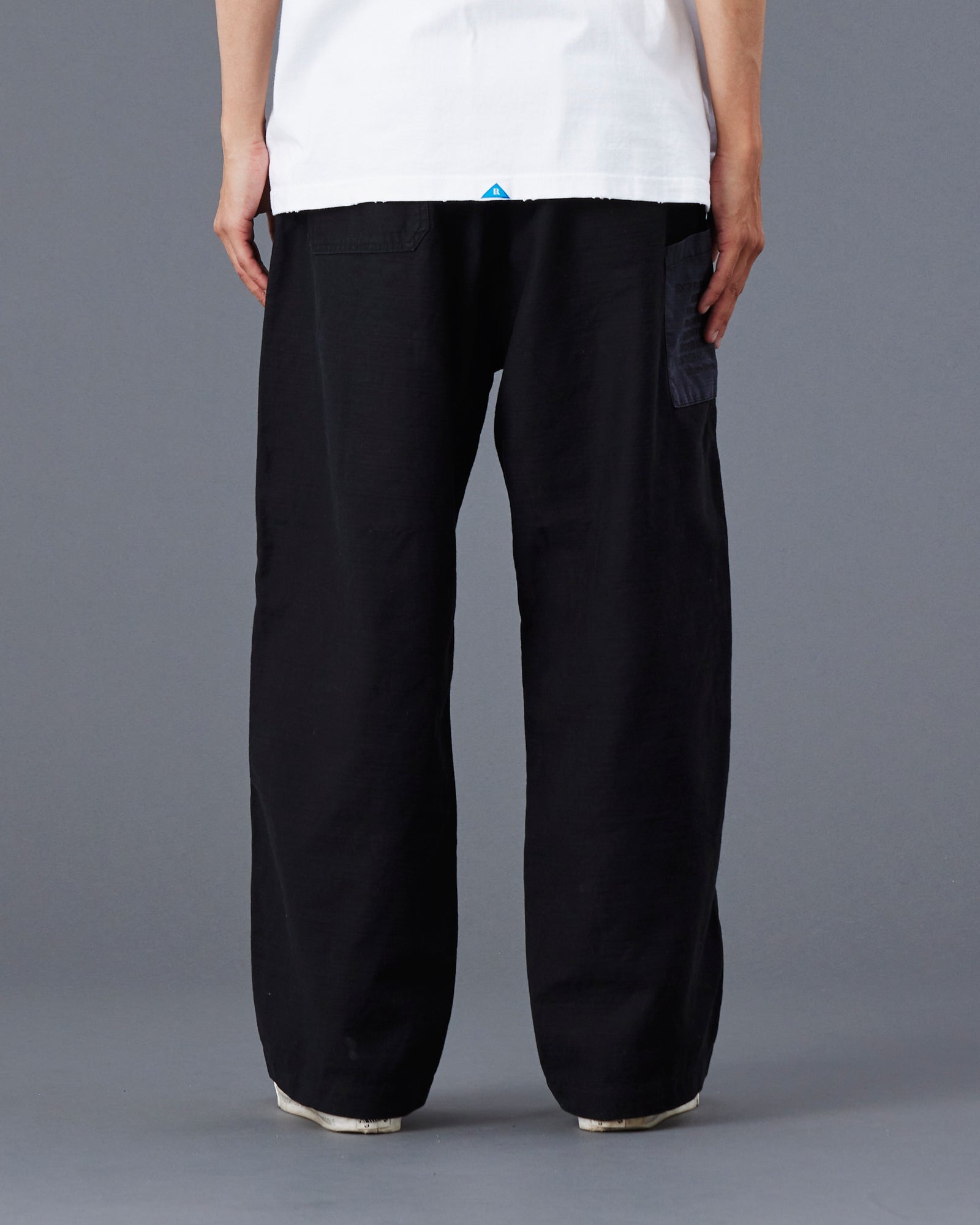 upload_20250605_BACK SATIN MILITARY PANTS_021_22_77717_G008_45.jpg