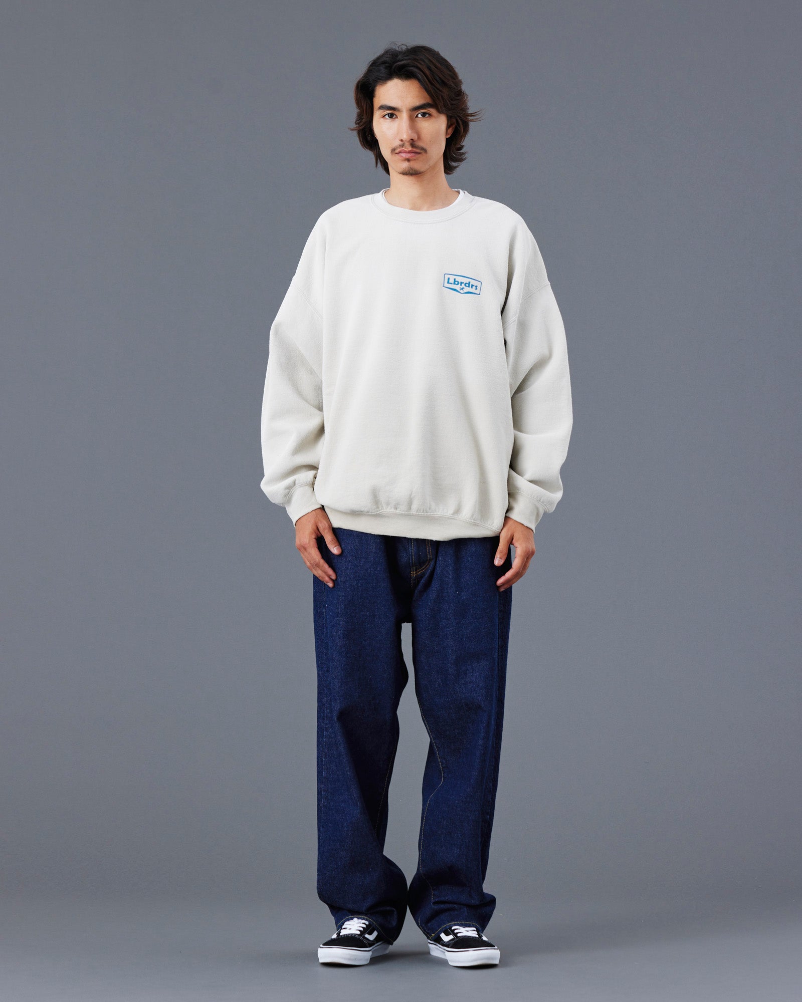 upload_20250605_CIRCLE LOGO CREWNECK_033_41_77315_h001_45_1.jpg