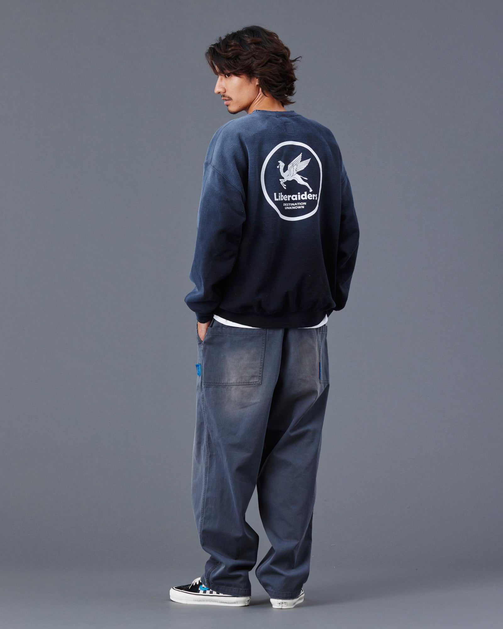 upload_20250605_CIRCLE LOGO CREWNECK_035_43_77315_h005_45_1.jpg