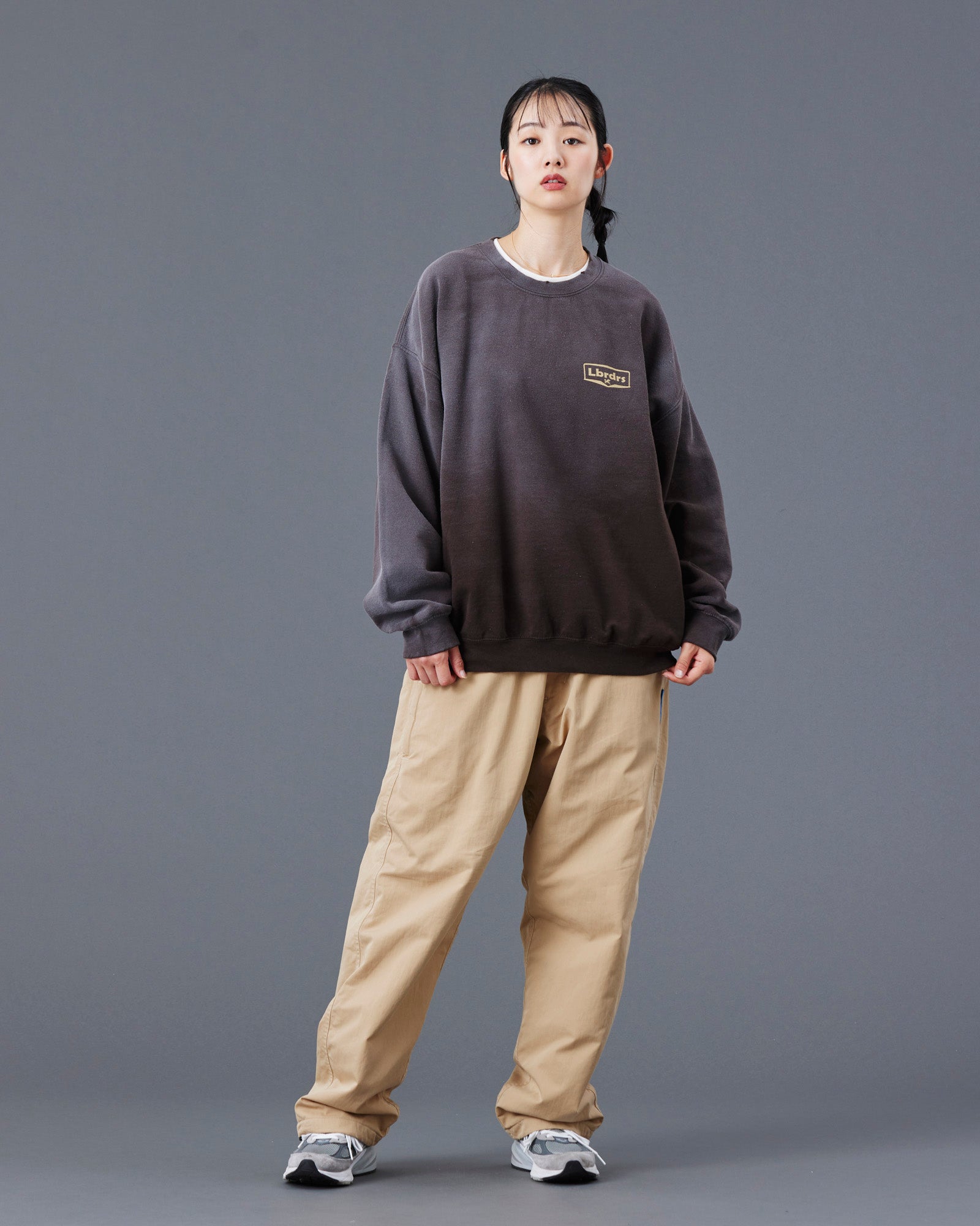 upload_20250605_CIRCLE LOGO CREWNECK_037_45_77315_h003_45_1.jpg