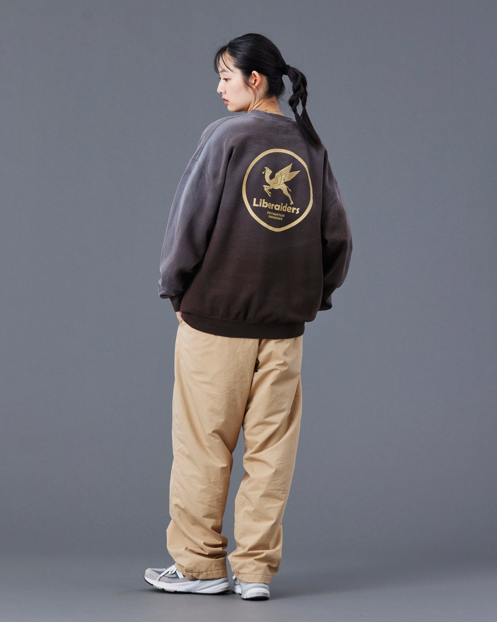 upload_20250605_CIRCLE LOGO CREWNECK_038_46_77315_h004_45_1.jpg