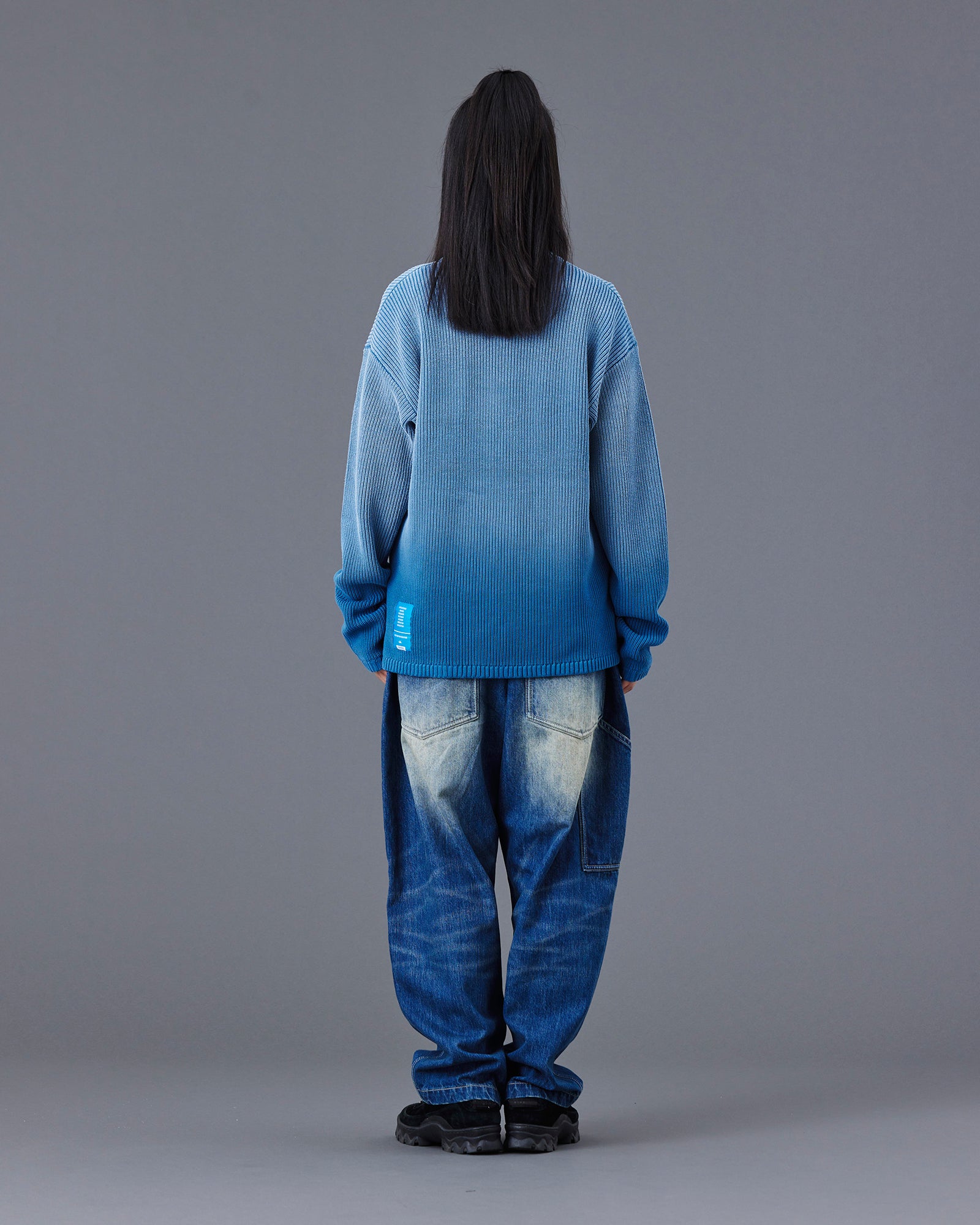 upload_20250605_FADE LOW GAUGE KNIT SWEATER_025_27_77402_G008_45.jpg