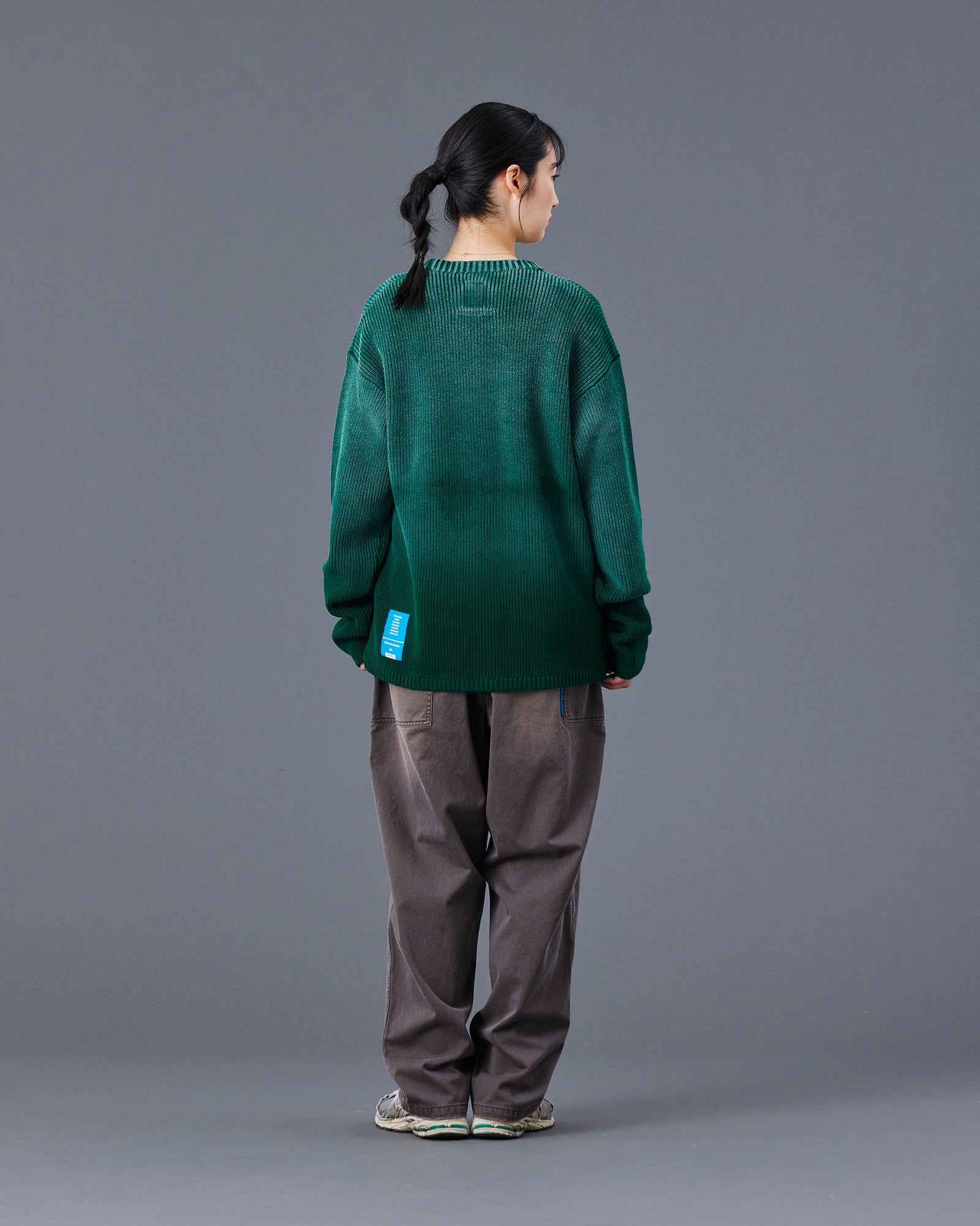 upload_20250605_FADE LOW GAUGE KNIT SWEATER_029_31_77402_G010_45.jpg