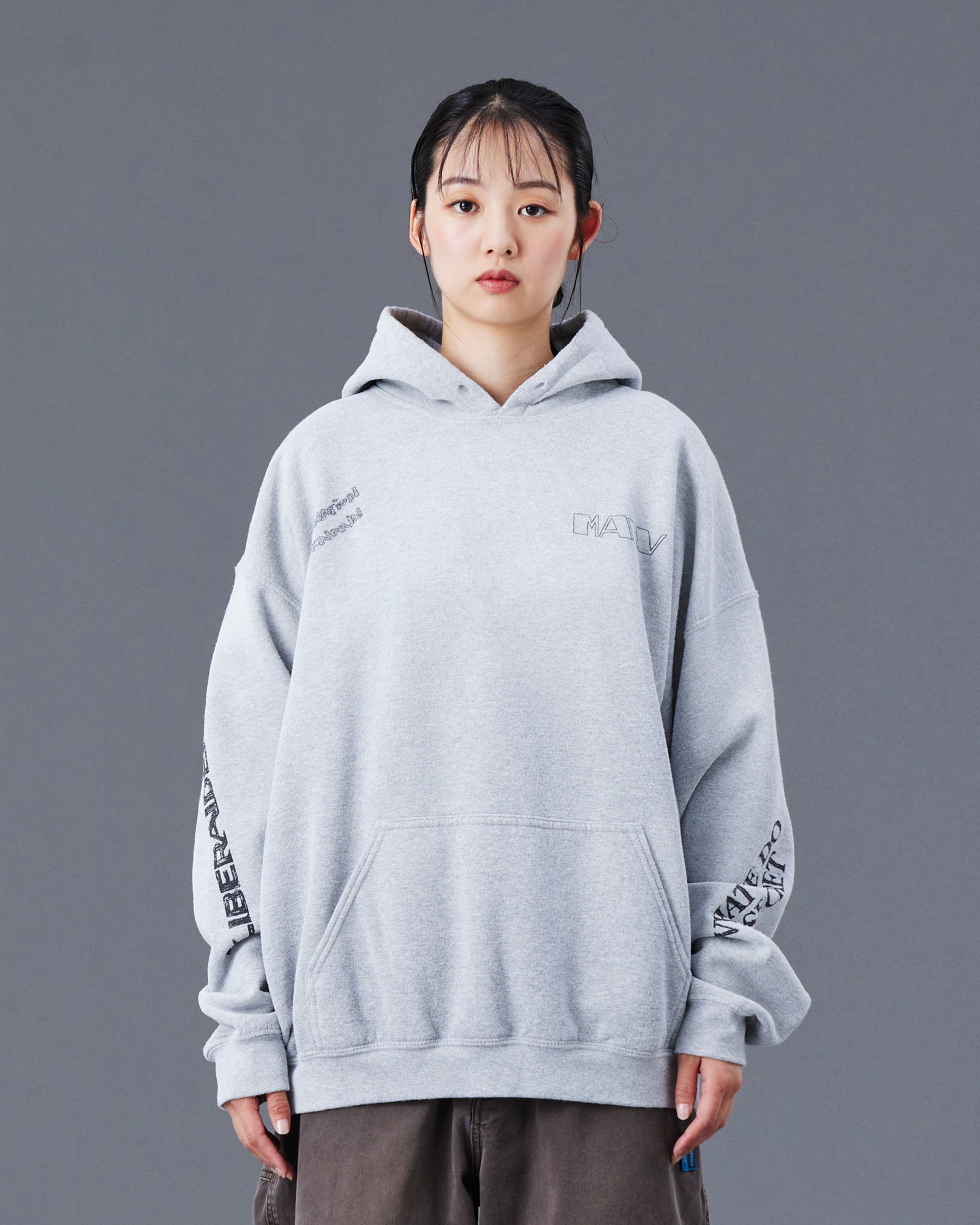 upload_20250605_HANDWRITING PRINT HOODIE_028_29_77311_G002_45 .jpg