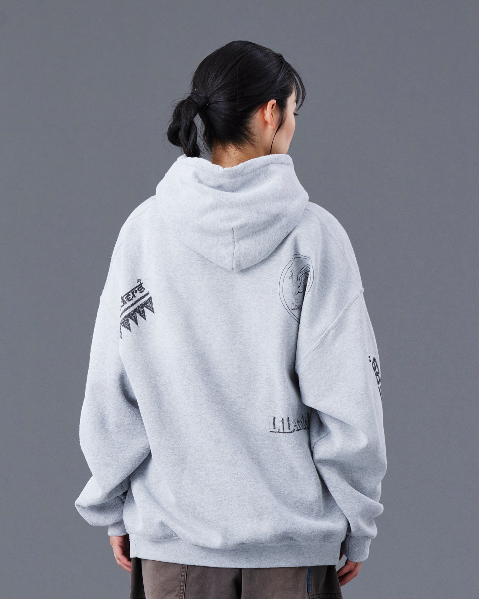 upload_20250605_HANDWRITING PRINT HOODIE_029_30_77311_G003_45 .jpg