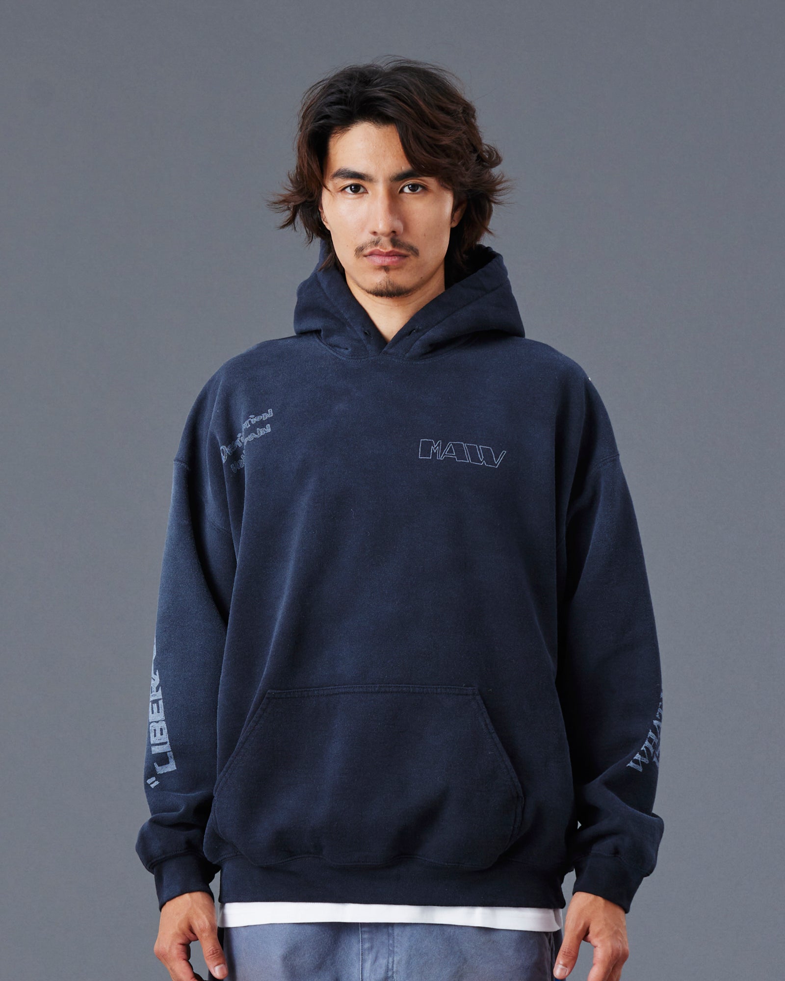 upload_20250605_HANDWRITING PRINT HOODIE_033_34_77311_G007_45 .jpg
