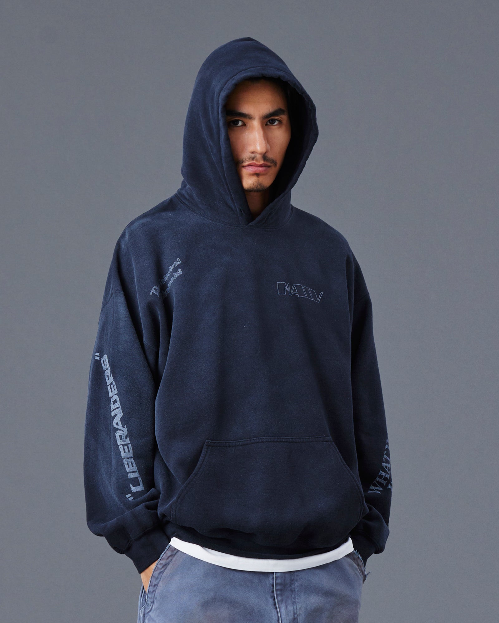 upload_20250605_HANDWRITING PRINT HOODIE_035_36_77311_G009_45 .jpg