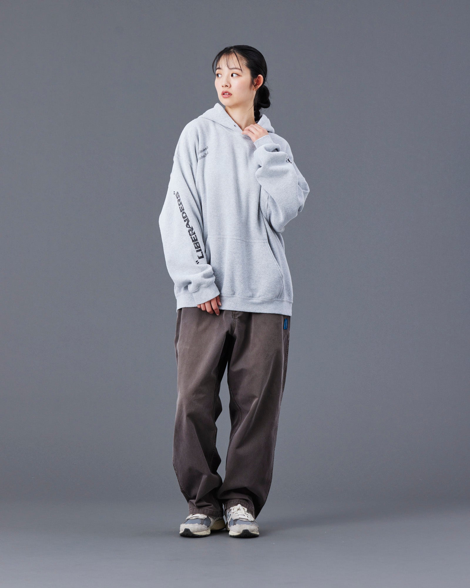 upload_20250605_HANDWRITING PRINT HOODIE_036_37_77311_h001_45.jpg