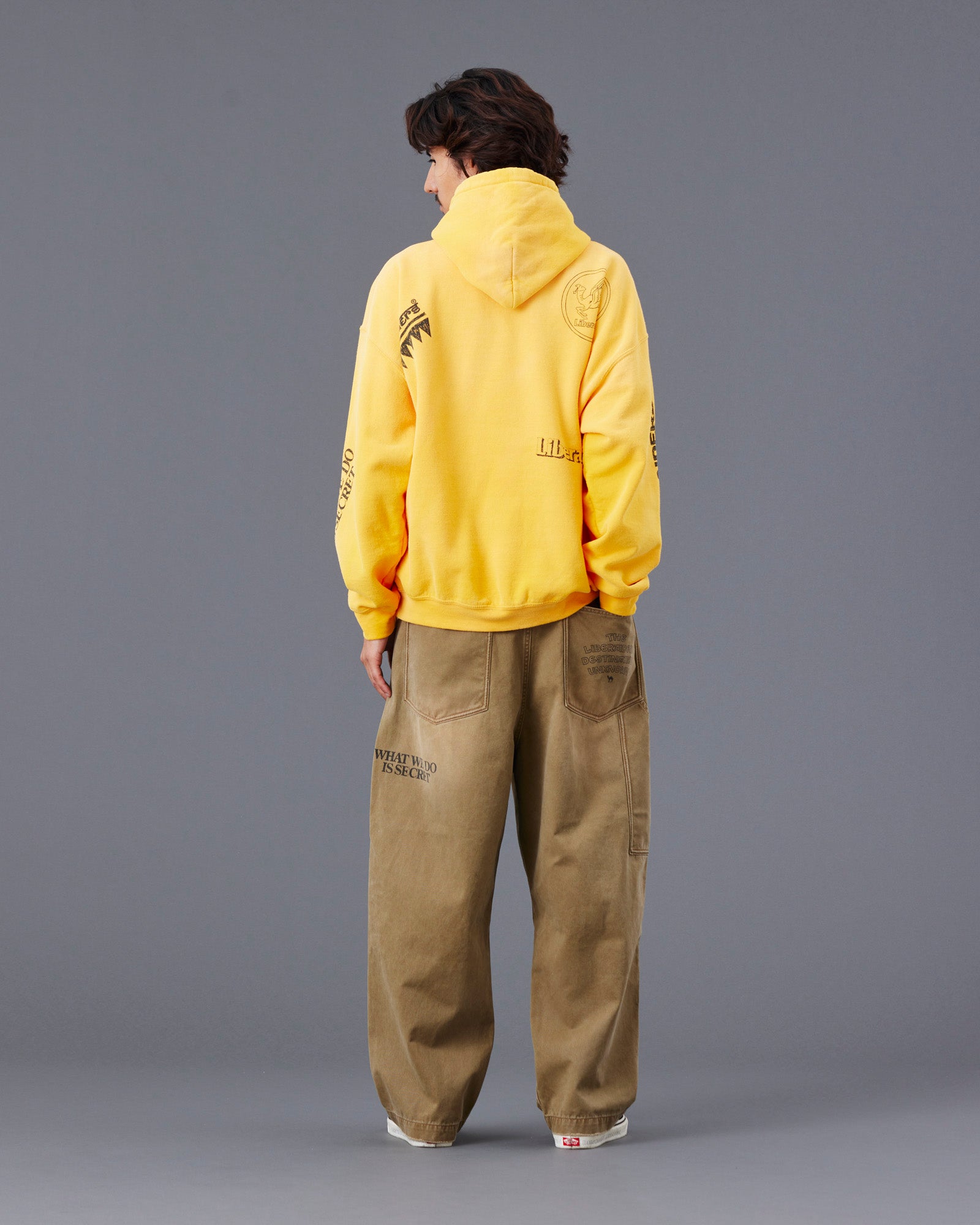 upload_20250605_HANDWRITING PRINT HOODIE_039_40_77311_h004.jpg
