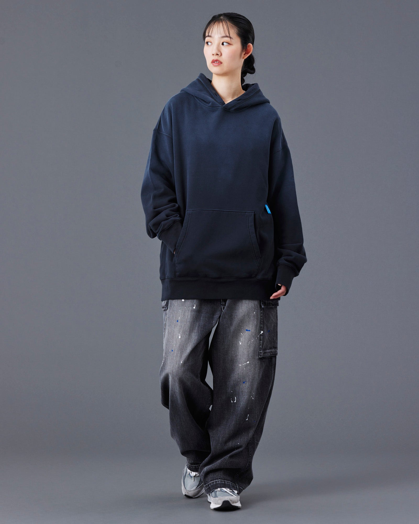 upload_20250605_HEAVY WEIGHT HOODIE_024_25_77309_h003_45_1_1.jpg