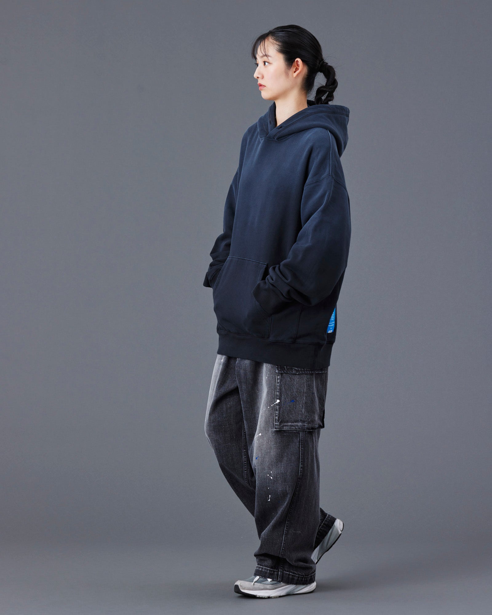 upload_20250605_HEAVY WEIGHT HOODIE_025_26_77309_h004_45_1_1.jpg