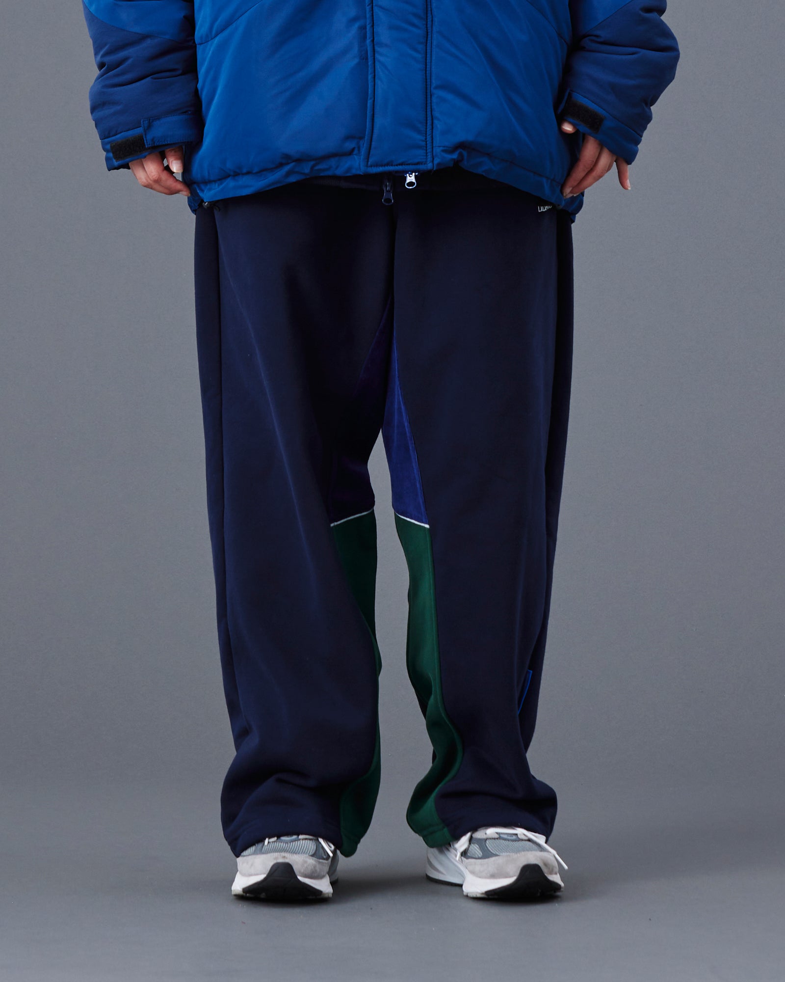 upload_20250605_LR TRACK PANTS_014_15_77710_G004_45.jpg