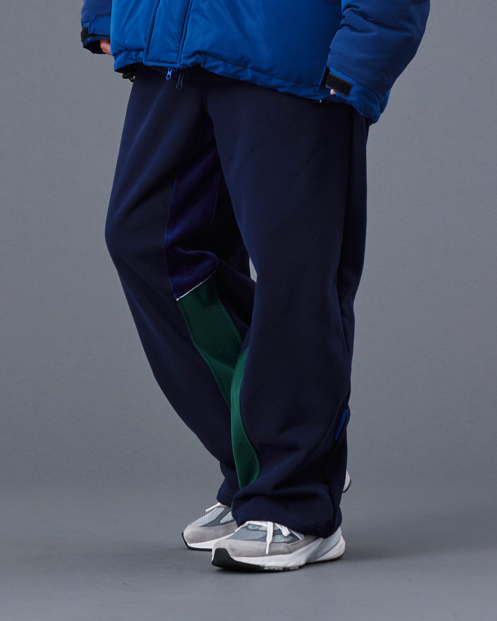 upload_20250605_LR TRACK PANTS_016_17_77710_G006_45.jpg