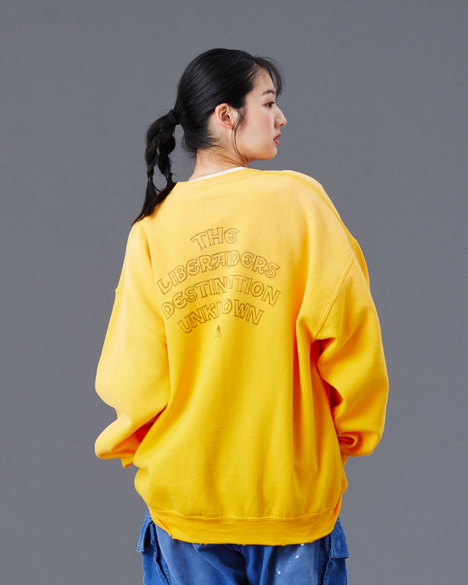 upload_20250605_SAHARA CREWNECK_026_27_77314_G010_45.jpg