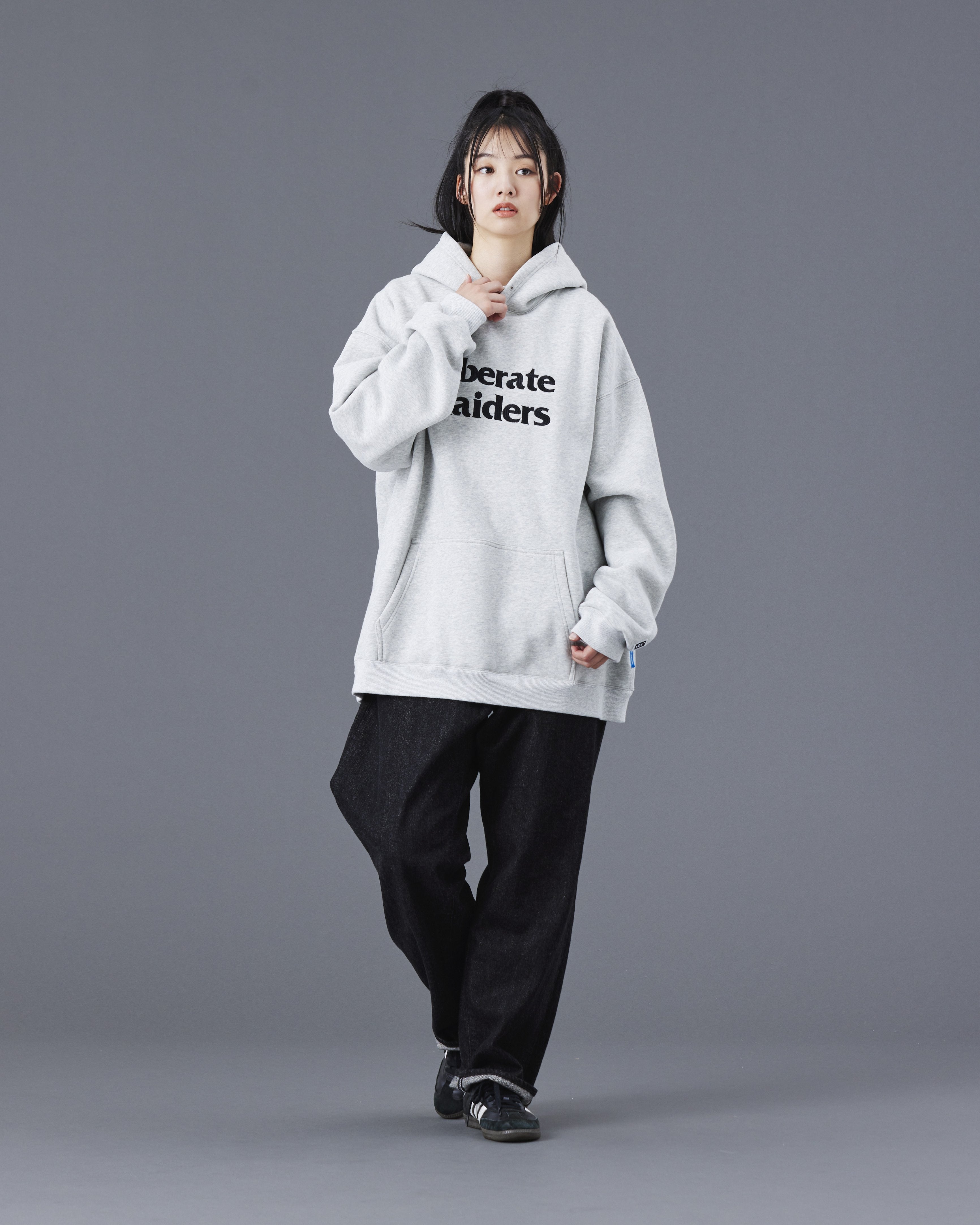 upload_20250805_LR EMBROIDERY HOODIE_018_77313_h004_45.jpg