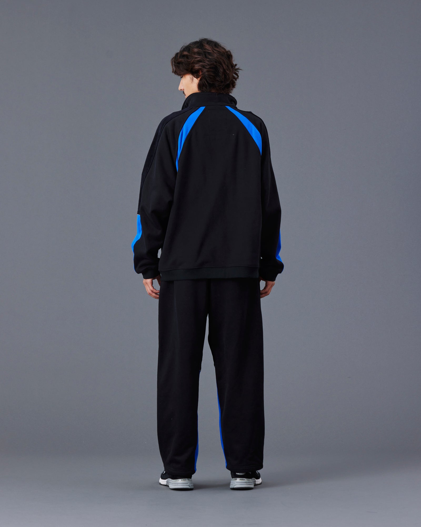 upload_20250805_LR TRACK JACKET_011_77303_h002_45_1.jpg