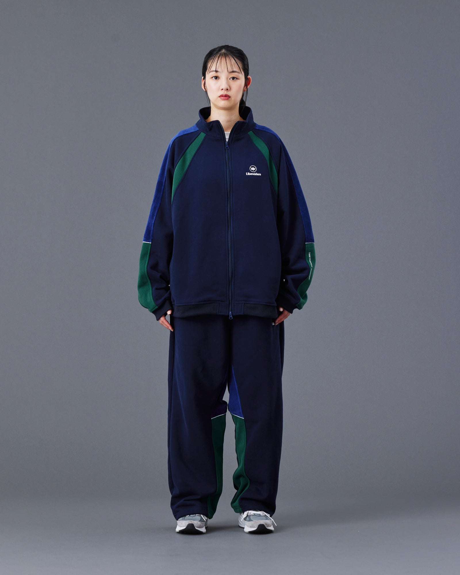 upload_20250805_LR TRACK JACKET_013_77303_h004_45_1.jpg