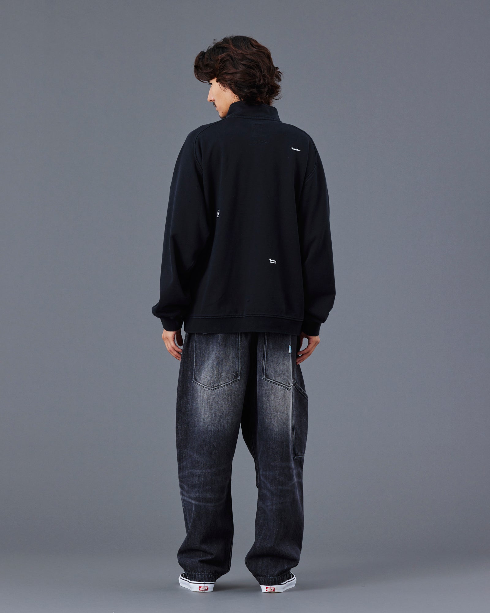 upload_20250805_MULTI EMBROIDERY SWEAT ZIP-UP_014_15_77301_h002_45_1.jpg