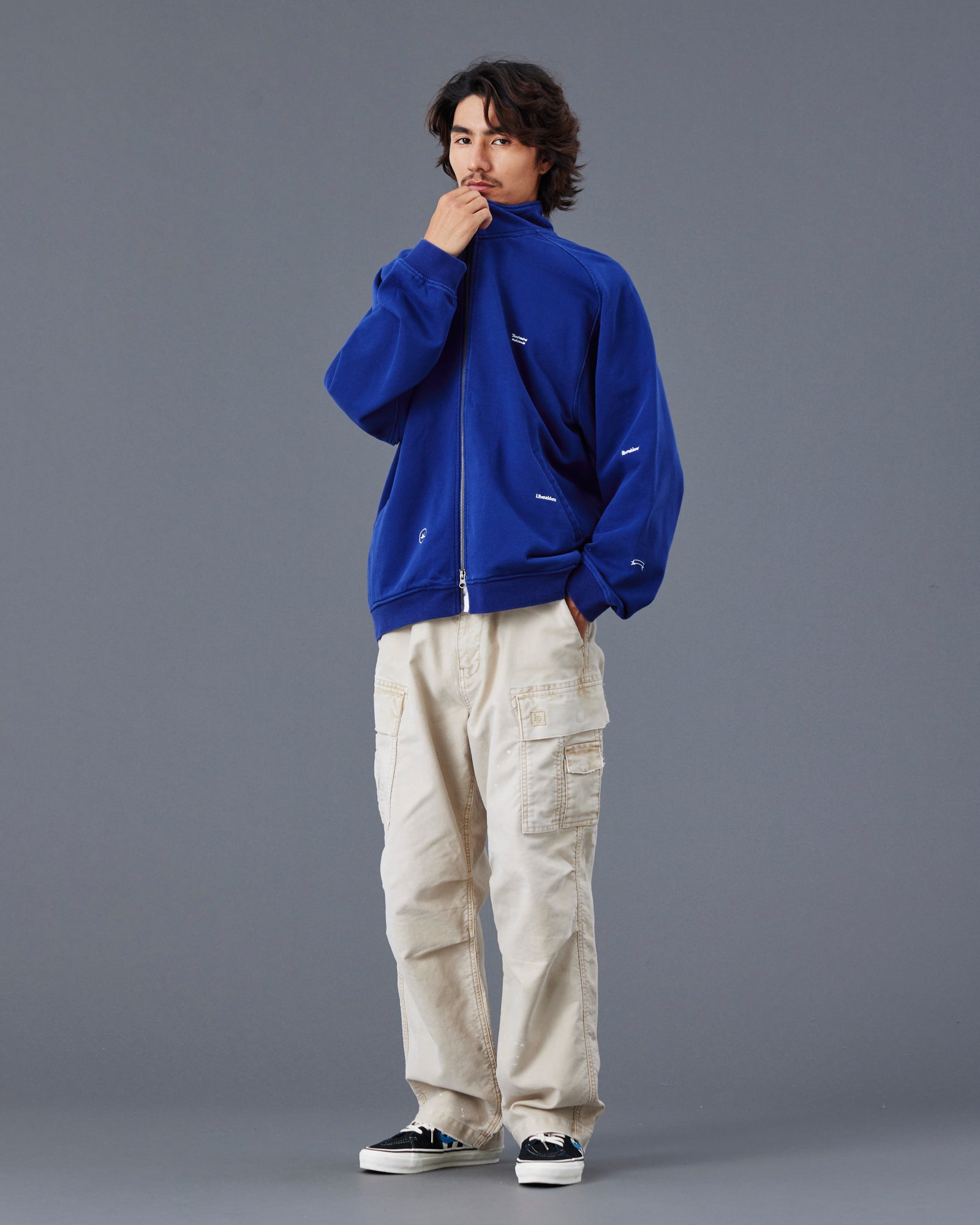 upload_20250805_MULTI EMBROIDERY SWEAT ZIP-UP_018_19_77301_h006_45_1.jpg