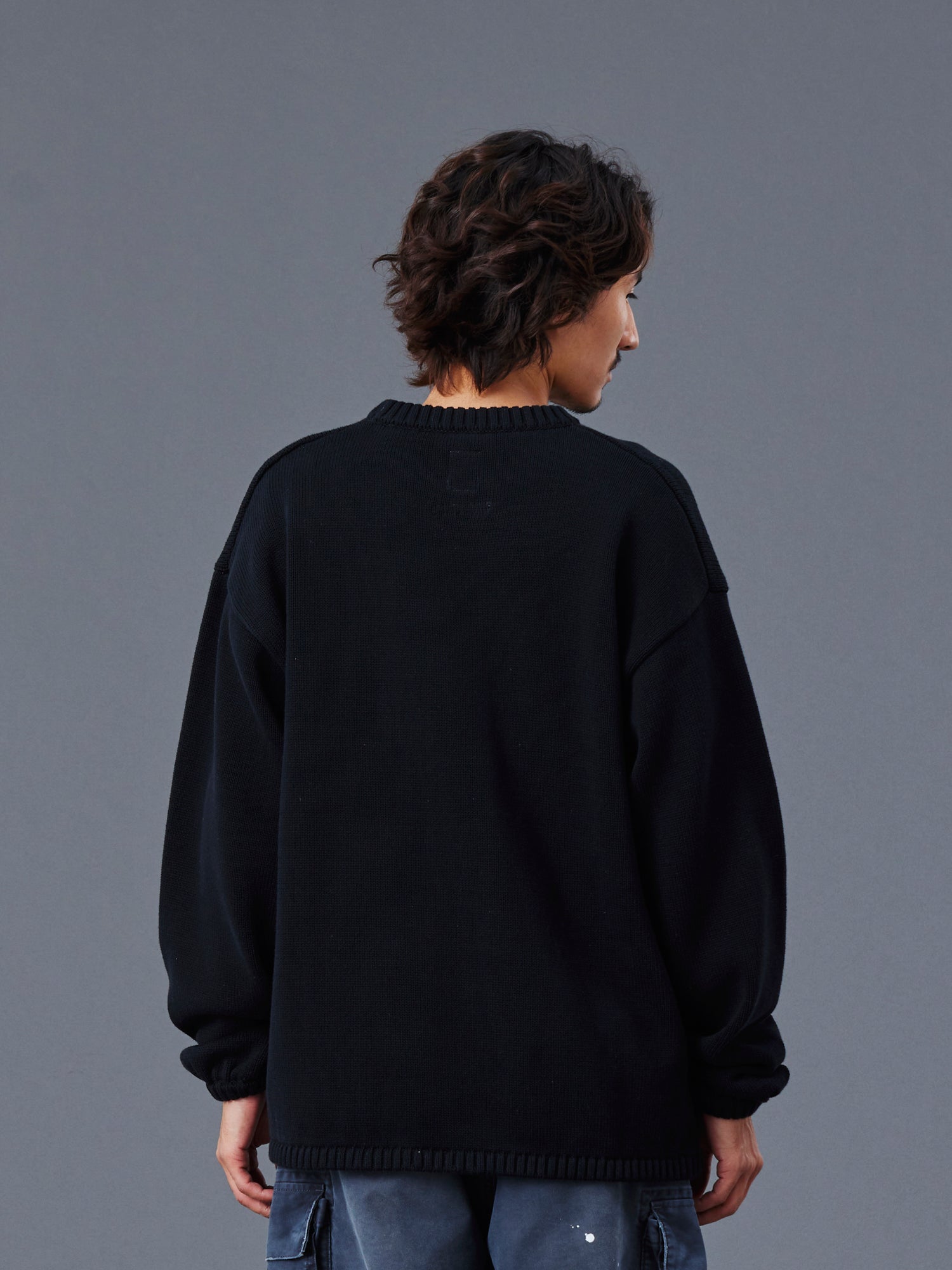 upload_20250805_WOVEN LOGO KNIT SWEATER_020_77401_G007_45.jpg