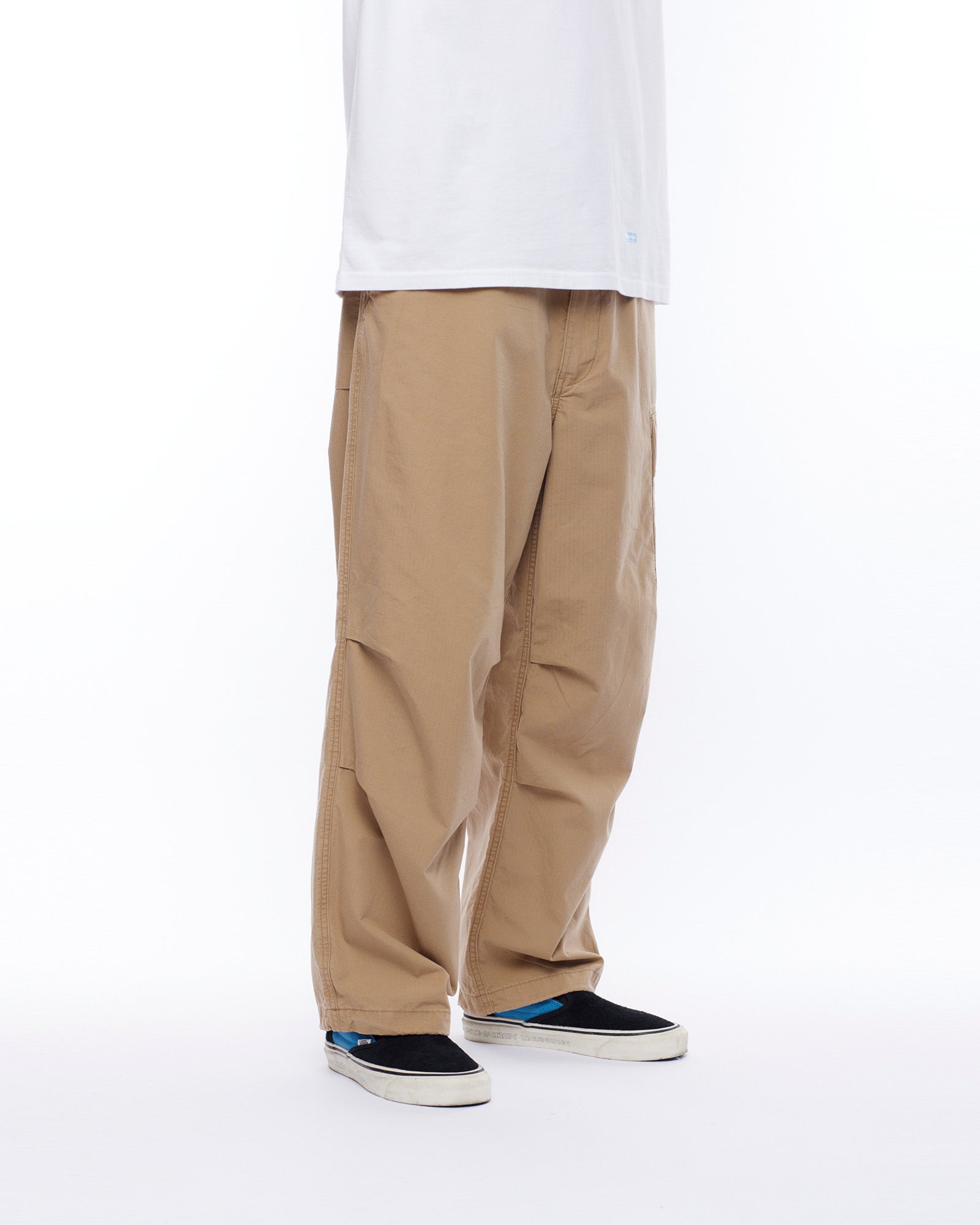 upload_20250830_LR CARGO PANTS_022_71705_n001_45.jpg